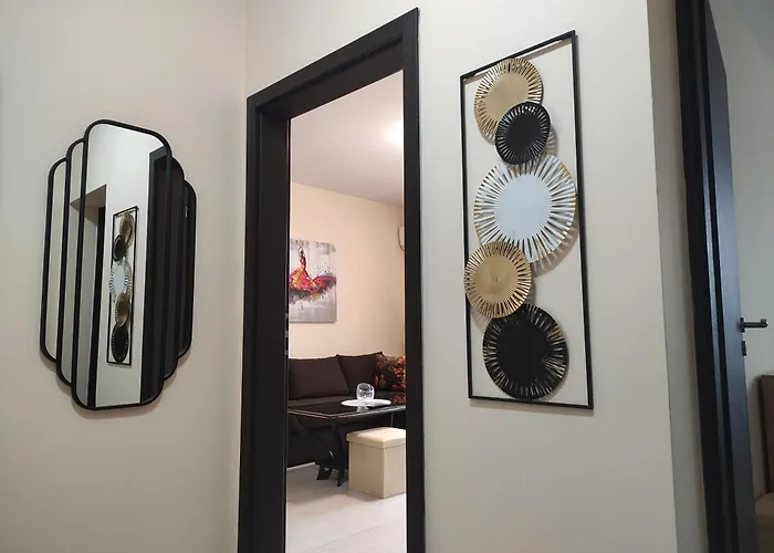 за гости николова *